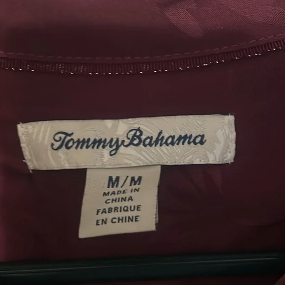 Tommy Bahama pink velvet silk-blend Button Up shirt. Medium - Picture 6 of 6